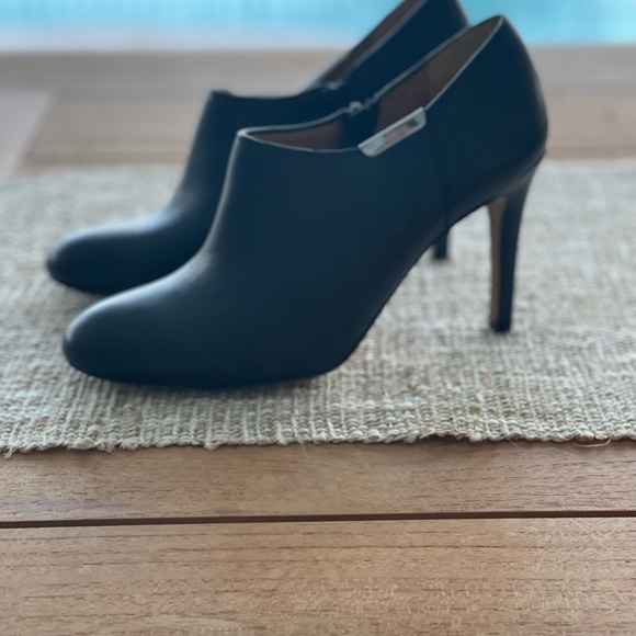 Coach Booties! Cute Coach Heel Booties. Excellent condition! - Picture 9 of 14